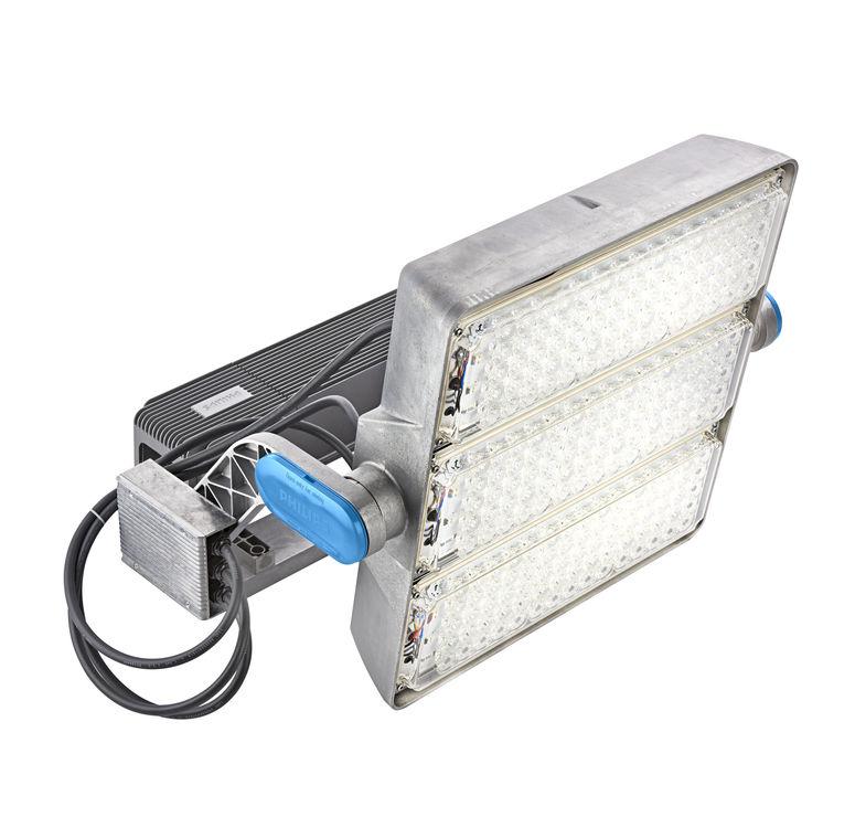 Das Scheinwerfer-Sortiment enthält Ausführungen mit drei oder zwei LED-Modulen, die mit einer externen Treibereinheit funktionieren für separate Nutzung mit Abstand zum Scheinwerfer (BV-Ausführung)