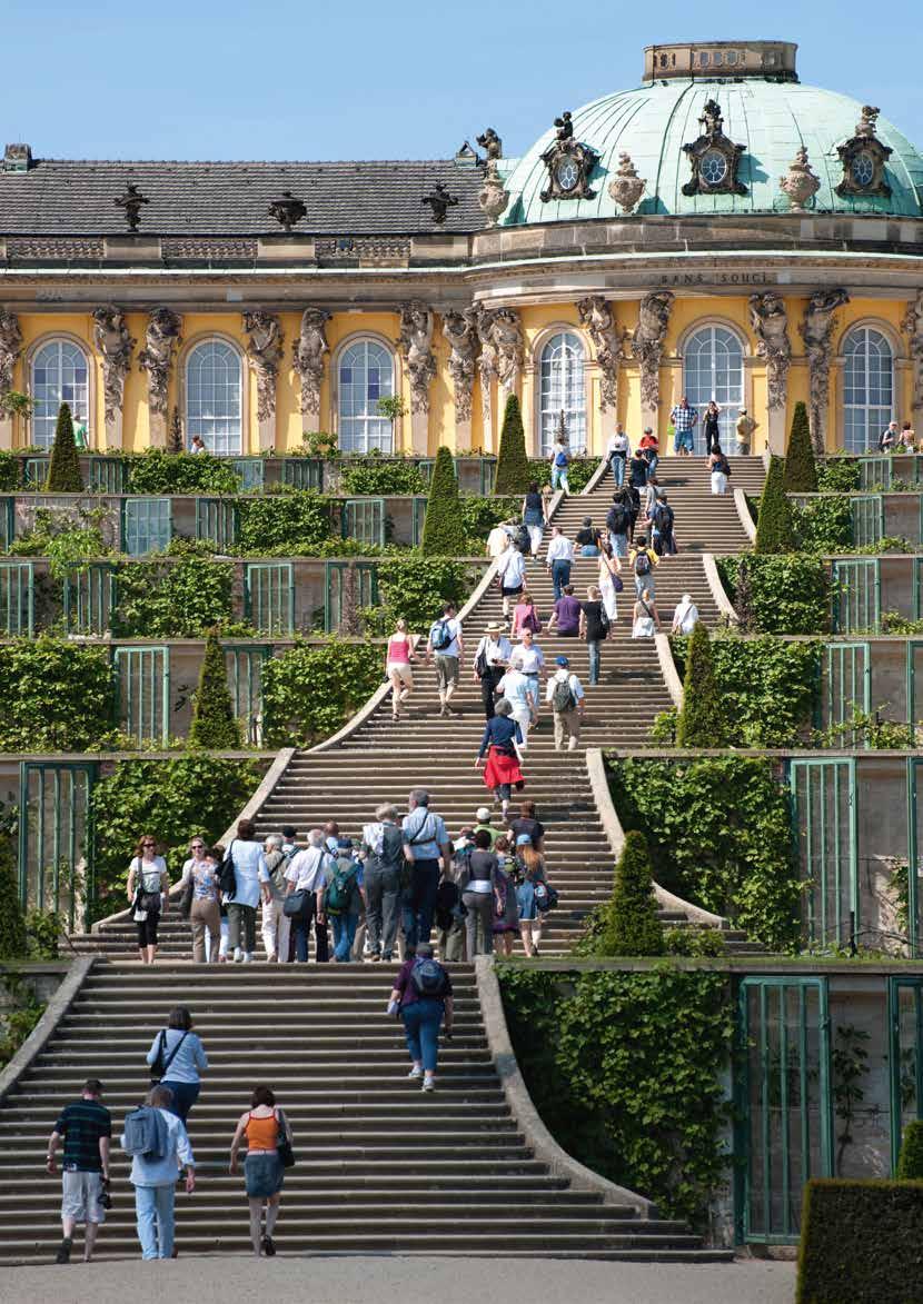 UNESCO- Welterbetag SCHWERPUNKTTHEMA 2018 Ziel des UNESCO-Welterbetages ist es, die deutschen Welterbestätten nicht nur als Orte besonders sorgfältiger Denkmalpflege ins Bewusstsein der