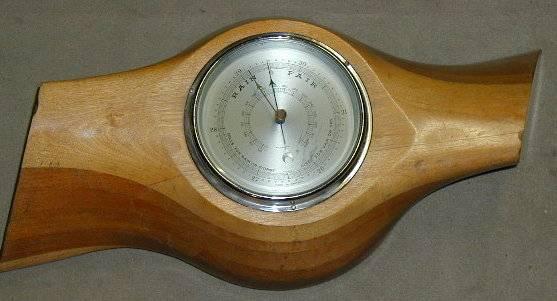 54 cm lang, 13 cm 21500 / Barometer