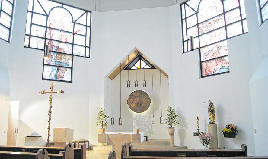 Salvator gelegen, ist im evangelisch geprägten Nördlingen ein auffälliges Gebäude.