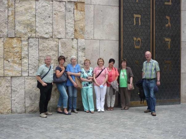 Seelsorgebereich Gemeindezentrum und Jüdischem Museum einen kurzen geschichtlichen Überblick über das jüdische Leben in München.