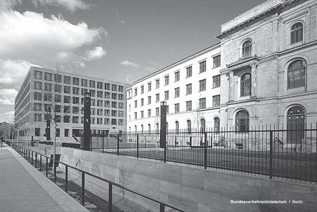 Ein Stück Großstadtarchitektur vom Feinsten, Max Tauts Geschäftsgebäude am Oranienplatz in Berlin aus den frühen 1930er Jahren, wurde beim Entwurf des IBM Headquarters in die Gegenwart transformiert.