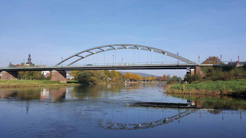 werden kann. Das zweite Projekt ist die Saalebrücke Schkopau, ein 500 Tonnen schwerer und rund 80 Meter langer Stabbogen.
