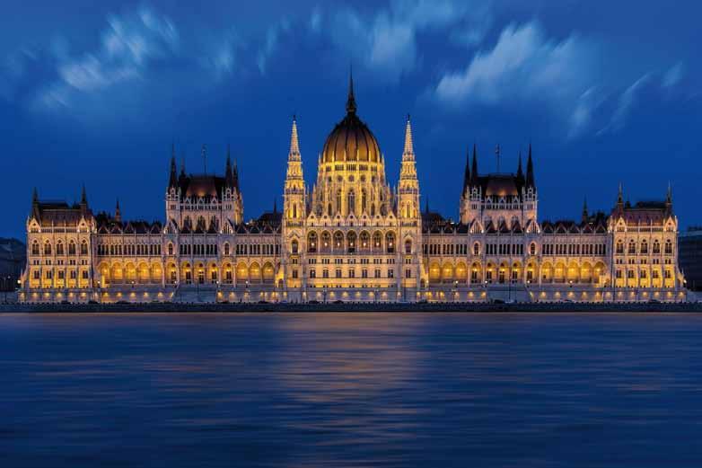 Donauabschnitten in der Tourismusschifffahrt. Seit dem Jahr 2000 gehört sie zum UNESCO-Weltkulturund -naturerbe und hat somit einige historische und geschichtsträchtige Sehenswürdigkeiten zu bieten.