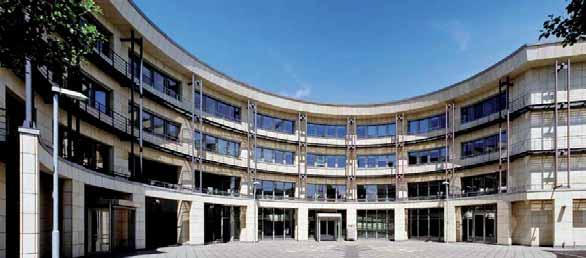 Unter der Betreuung des Staatlichen Hochbauamtes Baden-Baden wurde 1987 zu einem bundesweiten Realisierungswettbewerb geladen.