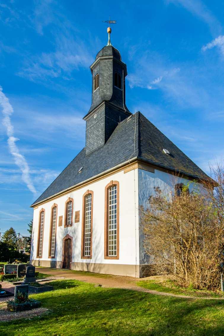 16 Aus den Gemeinden - Für die Gemeinden Sommermusiken in der Hermsdorfer Kirche Am 1. Mai 2016 fanden um 17.00 Uhr die ersten Hermsdorfer Sommermusiken statt.