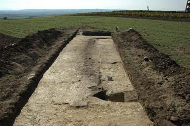 GROßES HEILIGTUM - OBJEKT 30 (2009-2012) Seit 2009, dem Jahr seiner Entdeckung, wird das zweite große Heiligtum Objekt 30 in Roseldorf archäologisch untersucht.