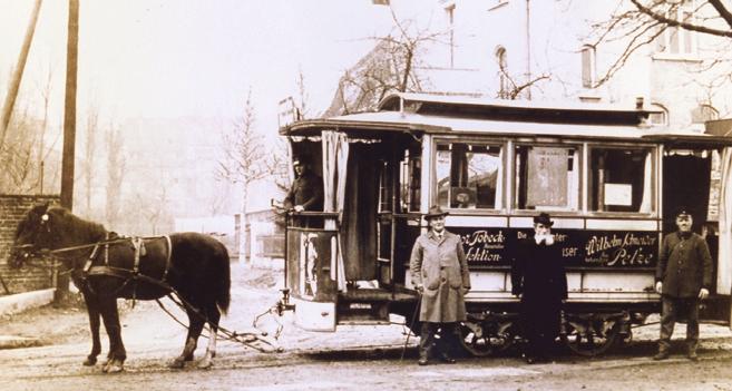 Verkehr Umweltschonung durch modernste Technik Von 1925 bis heute hat sich im Bereich der Verkehrstransportmittel so einiges geändert.