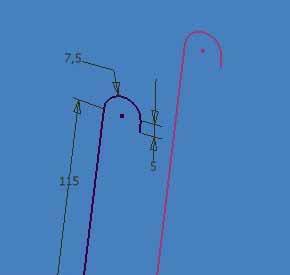 Skizze 1: Mit dem Befehl GEOMETRIE PROJIZIEREN wird der Endpunkt der 40 mm langen Linie in die neue Skizze projiziert,