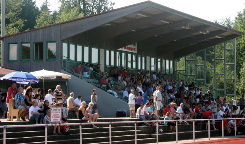 Das neue Jugendknzept des FC Ellwangen 1913 Dieses Knzept ist unser Leitfaden für alle aktiven Jugendfußballspieler, Eltern, Jugendbetreuer, Trainer, Funktinäre, Fans und Freunde des Vereins Die