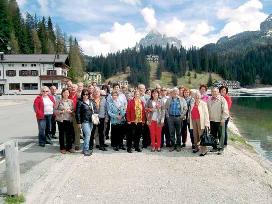FERLACH: Die PVÖ-PensionistInnen am Misurinasee in den Dolomiten mit den Drei Zinnen im Hintergrund. PVÖ-Ferlach: 3-Tage-Fahrt nach Südtirol!
