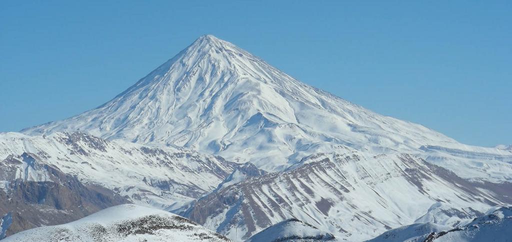 Skitourenreise Damavand, Iran Legendäre Skitour auf den 5672m hohen Damavand, höchster Gipfel des Iran.