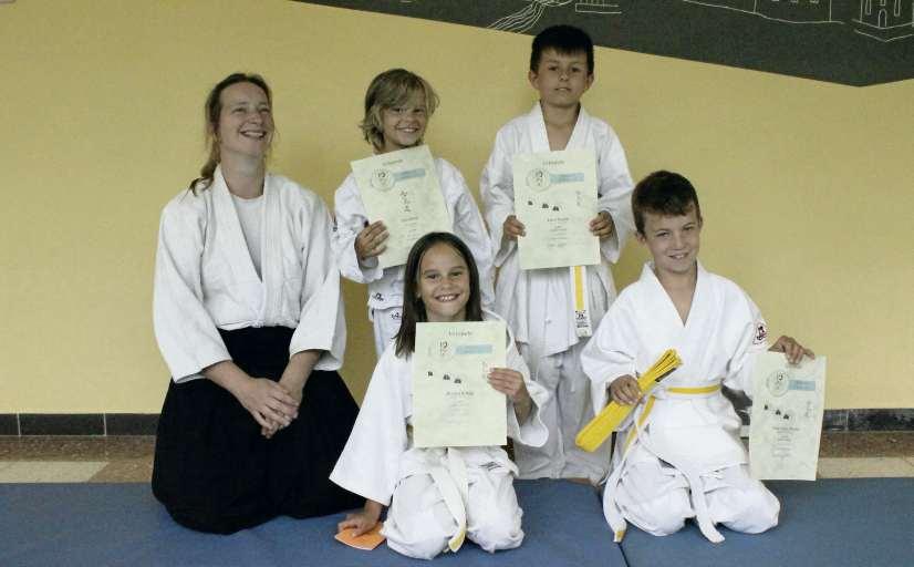 Mein Verein 35 Vorbach Stiftland Aikido Eines der vielen Abschlussevents der Mittagsbetreuung an der Grundschule Oberbibrach war die Prüfung der das ganze Jahr geübten Aikido-Techniken.