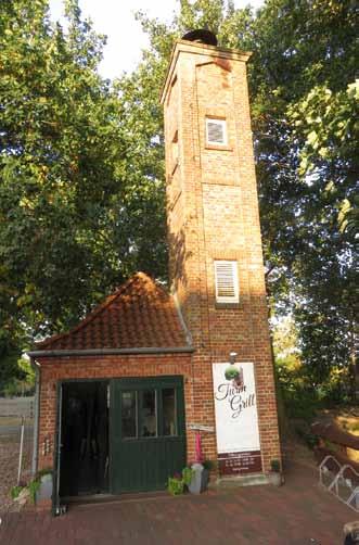 So ließ die Gemeinde Damme 1975/76 am von-galen-weg ein größeres Feuerwehrhaus mit Schulungsräumen errichten, eingeweiht am 8. Oktober 1976.
