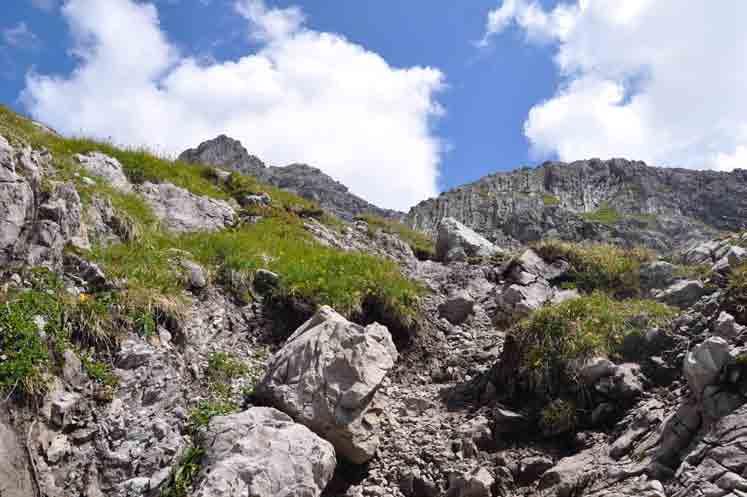 Dann folgt die Route für längere Zeit dem Hauptgrad, überschreitet den Großbergkopf zur Großbergspitze (2657 m) und
