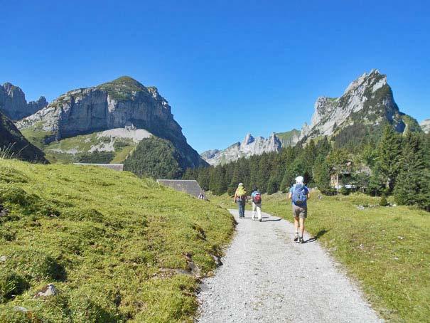 zurück auf den See, dahinter der Hohe Kasten Wir wählen die etwas steilere, jedoch