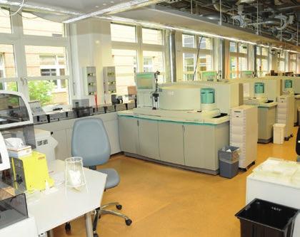 IKCL Höchstleistung im Akkord Rund 3 Millionen Analysen werden jährlich im modernen Hochleistungslabor des Instituts für Klinische Chemie und Laboratoriumsmedizin (IKCL) im Rahmen der