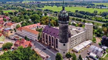 Editorial Liebe Leserinnen und Leser, die Schaffung von gesunden, lebendigen Grünräumen mit hohem News Liapor-Thementag Einladung auf das Wittenberger Schloss Beim nächsten Liapor-Thementag am 19.