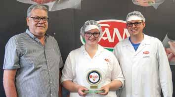 ) Sie führt die feinste Klinge In einem spannenden Wettbewerb im Fleischkompetenzzentrum Klagenfurt gewann die 19-jährige Anja Lax als erste Frau den Landeslehrlingswettbewerb der Fleischer.