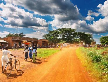 Reiseverlauf Verpflegung: F = Frühstück, L = Lunchpaket, M = Mittagessen, A = Abendessen 1. Tag: Ankunft in Uganda Nach Ihrer Ankunft in Entebbe heißt Sie Ihr Guide willkommen.