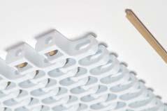 Für trockene oder halbnasse Anwendungen stehen Mattenketten mit Polyamidstiften zur Verfügung. In durchgängig nassen Anwendungen müssen Mattenketten mit Acetalstiften verwendet werden.