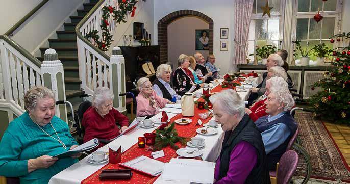 Ausblick Lebendiges Altwerden Februar 2014 15 Im Haus Maria-Rast begann die Weihnachtsfeier um 14.30 Uhr mit einer festlichen Kaffeetafel.