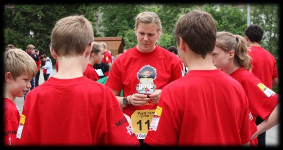 10. «Jugend trainiert mit Weltmeistern» Der PostFinance-Sprint in der Schweiz ist für die Schüler immer wieder eine einmalige Gelegenheit, sich mit den besten Orientierungsläufern der Welt zu messen.