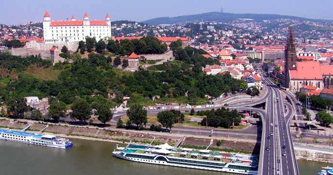 WIENER DONAURAUM Personenhafen in zwei Donau-Hauptstädten Die Rekorde purzeln, immer mehr TouristInnen kommen nach Wien, auch per Schiff. Im Berichtsjahr landeten über 345.