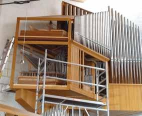 8 Gemeinde lebt Gemeinde lebt 9 Reparatur der Orgel Die Orgel in St. Albertus Magnus spielt bei allen Gottesdiensten mit und da fallen mit den Jahren viele gespielte Kilometer an.