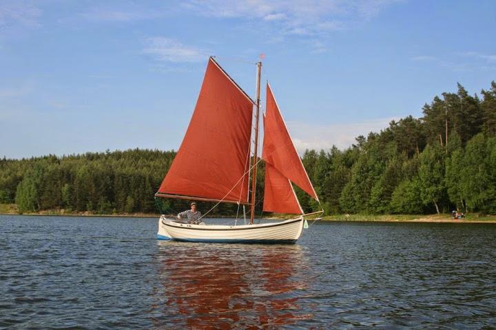 Boot des Segelclubs Tonne 1 e.v. vom Stausee Heyda bei Ilmenau.