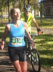 12 von 16 21.10.2014 15:59 Anhalt kommt, um den Marathon "zwischen Dom und blauem Kreuz" zu laufen, ist von der Stadt und der Laufstrecke begeistert.