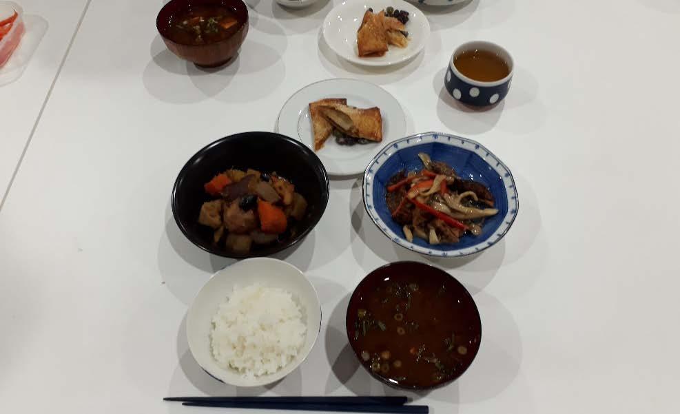 Kultur Das Beste an der japanischen Kultur war für mich definitiv das Essen. Es hat mit total Spaß gemacht alles zu probieren und Neues kennen zu lernen.