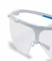 besondere Anforderungen hat uvex die erste autoklavierbare Schutzbrille mit beschlagfreier Beschichtung entwickelt.