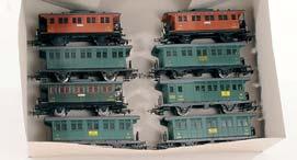 379 4 D-Zug-Wagen 2 x HAG SBB, 1 Leichtschnellzugwagen SBB, 1 Packwagen CIWL, ohne Kartons, minimale