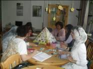 Ziel: Durch die Dialogische Haltung lernen die Frauen mit libanesischer Zuwanderungsgeschichte selbstbewusster mit den Themen umzugehen Elternkurs Wer: Jugendmigrationsdienst Essen Wann: April 2012
