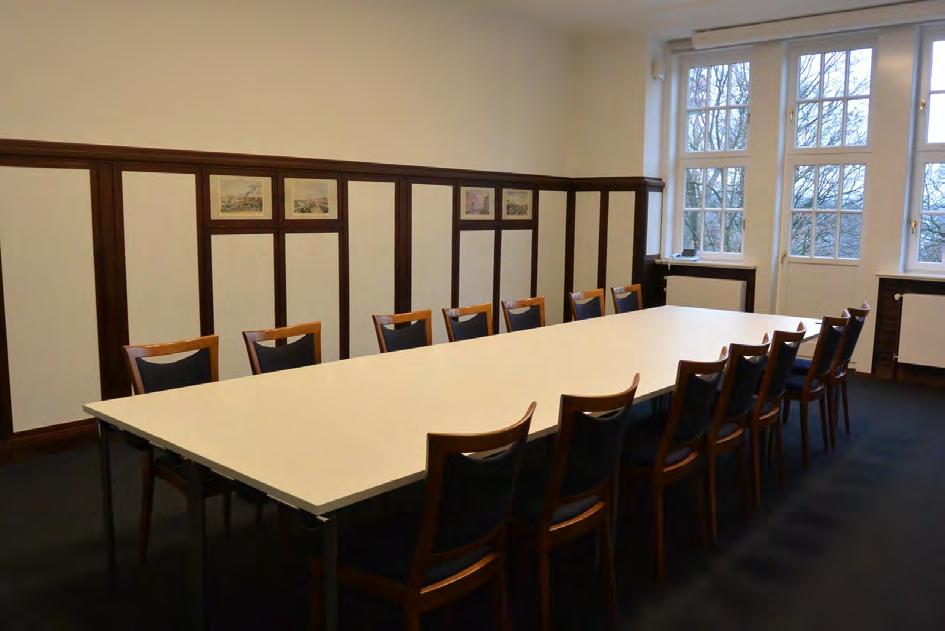 Tischlerzimmer Dieser, der dem Tischlerhandwerk gewidmet ist, bietet an einer flexiblen Platz für max. 18 Personen.
