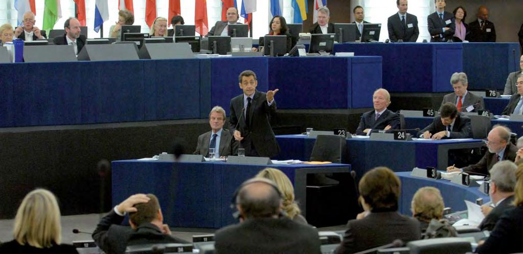 AUS DEM EUROPÄISCHEN PARLAMENT EU-Ratspräsident Nicolas Sarkozy vor dem Europäischen Parlament Bildquelle: EP Reimer Böge, MdEP: Europa stellt Einigkeit und Handlungsfähigkeit unter Beweis Die