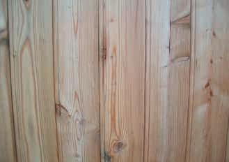Im Vergleich zu industriell hergestellten Werkstoffen ist Holz nicht völlig gleichförmig und gleichfarbig wie
