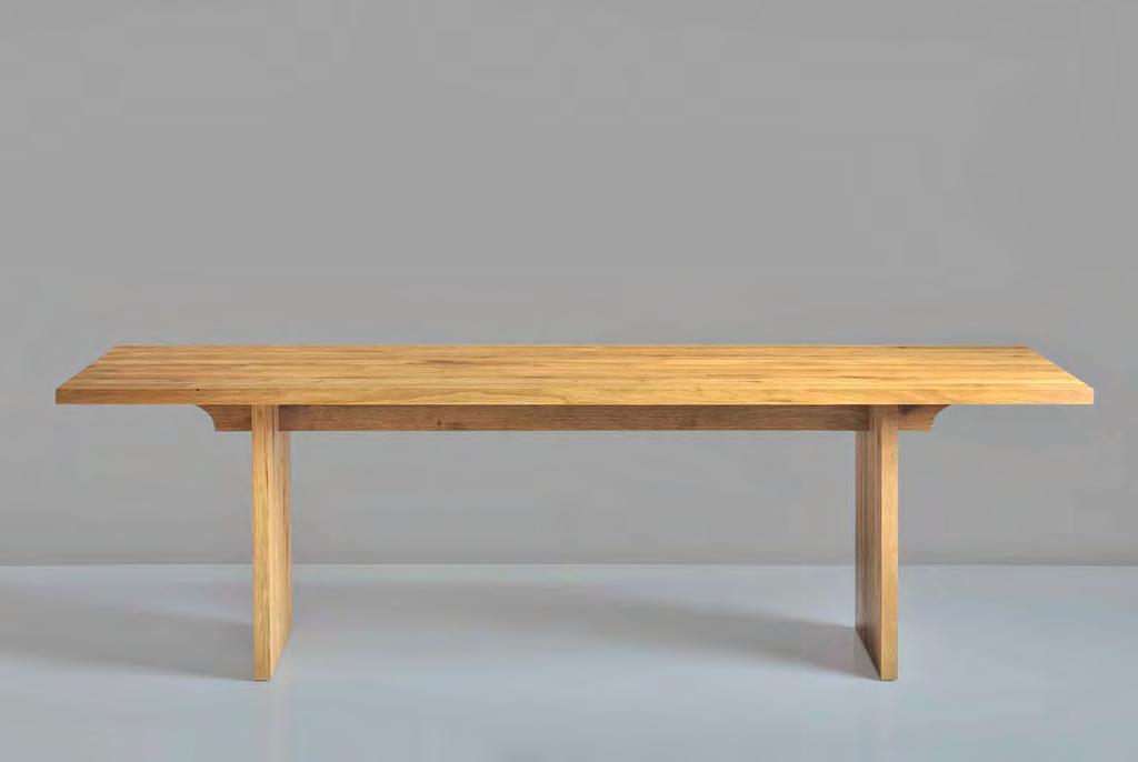 Tisch SAGA ist einfach, stabil, originell und elegant.