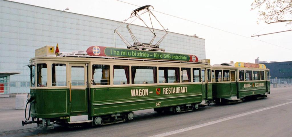 Stadtrundfahrt mit historischem Dampftram und historischem Tram.