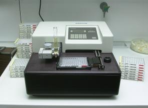 1. Methodik Labor akkreditiert nach: ISO/IEC 1705: 005 Mikrobouillon-Verdünnungsmethode nach: CLSI 009 M07-A Mikrotiterplatten Trek Diagnostics Ltd.