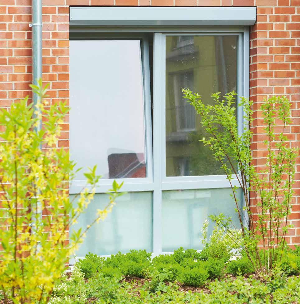 Vorbau-Rollläden Flexibel einsetzbarer Fensterschutz einfach zu integrieren, auch nachträglich erhöhte Einbruchhemmung hohe Wärmedämmung Optik wahlweise als Schrägkasten oder Rundkasten