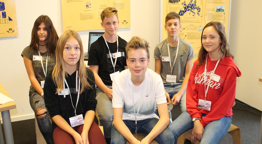 WARUM GIBT ES DIE EU? Melanie (13), Marie (13), Nina (13), Tobias (13), Nic (13) und Christoph (13) In diesem Artikel erklären wir, wie, wann, wo und warum die EU entstanden ist.