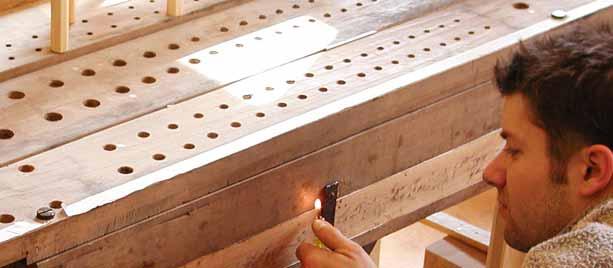 Holzwurmimprägnierung Holzwurmbefall wurde in der gesamten Orgel wie auch an den Holzpfeifen festgestellt. Daher wurden alle befallenen Holzteile gegen Holzwurm behandelt.
