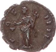 Denar 152-153. Belorb. Kopf n.r. Rs.: Vesta stehend n.l. mit Schöpfkelle und Statue.