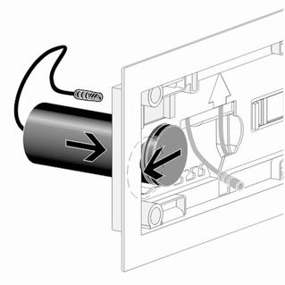 Neue Batterien einsetzen und Batteriefach wieder schließen.