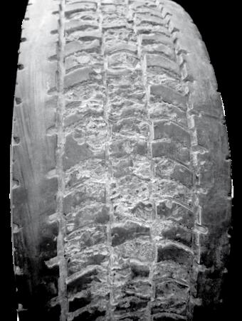 Baustellenbetrieb) Den Einsatzbedingungen entsprechende Reifen einsetzen Korrekten Reifenfülldruck einstellen Wulstverletzung Ausbrüche