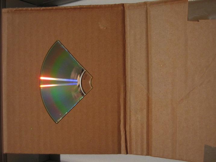 Das CD-Stück wird befestigt.
