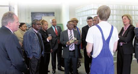 19 Inland Round table Südafrika Anfang März organisierte imove in Zusammenarbeit mit der Botschaft der Republik Südafrika in Berlin einen Round Table zum Thema Skills Development and the Dual System: