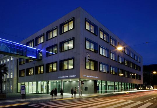 Beispiel aus dem Objektbereich: Vorarlberger Hypo Das Gebäude in Bregenz 2. Gebäudeteil von Star- Architekten geplant.